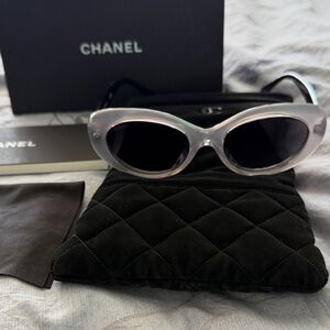 CHANEL EXCLUSIVE Grey and black Women's Sunglasses